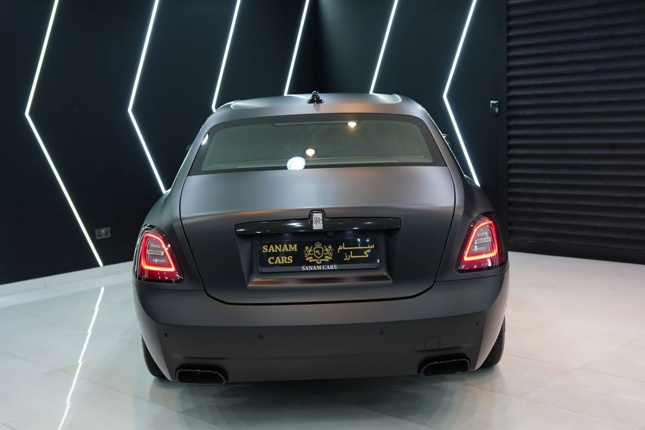 Rolls Royce Ghost Standard VIP Rear Seats w/ Entertainment Screens, Bespoke Audio, Very Low KM, Dealer Warranty!!