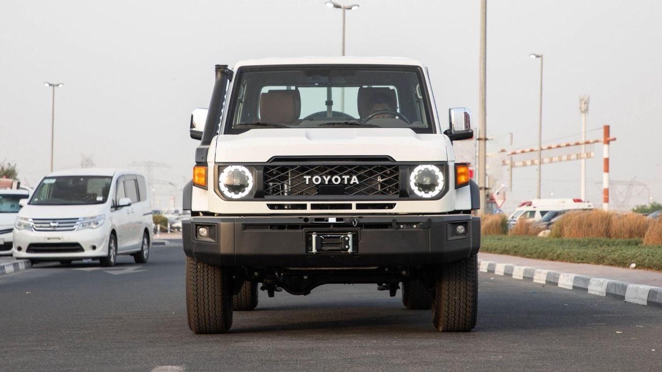 تويوتا لاند كروزر بيك آب LC79 PICKUP D/C 2.8L DIESEL A/T FULL OPTION Z1 , 2025 MODEL