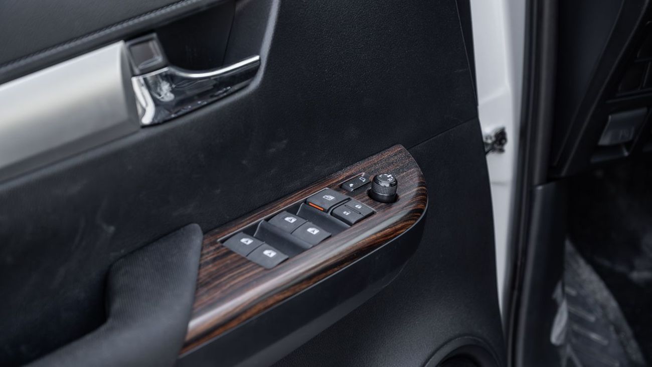 تويوتا هيلوكس TOYOTA HILUX 2.7 AT HIGH -2026YM