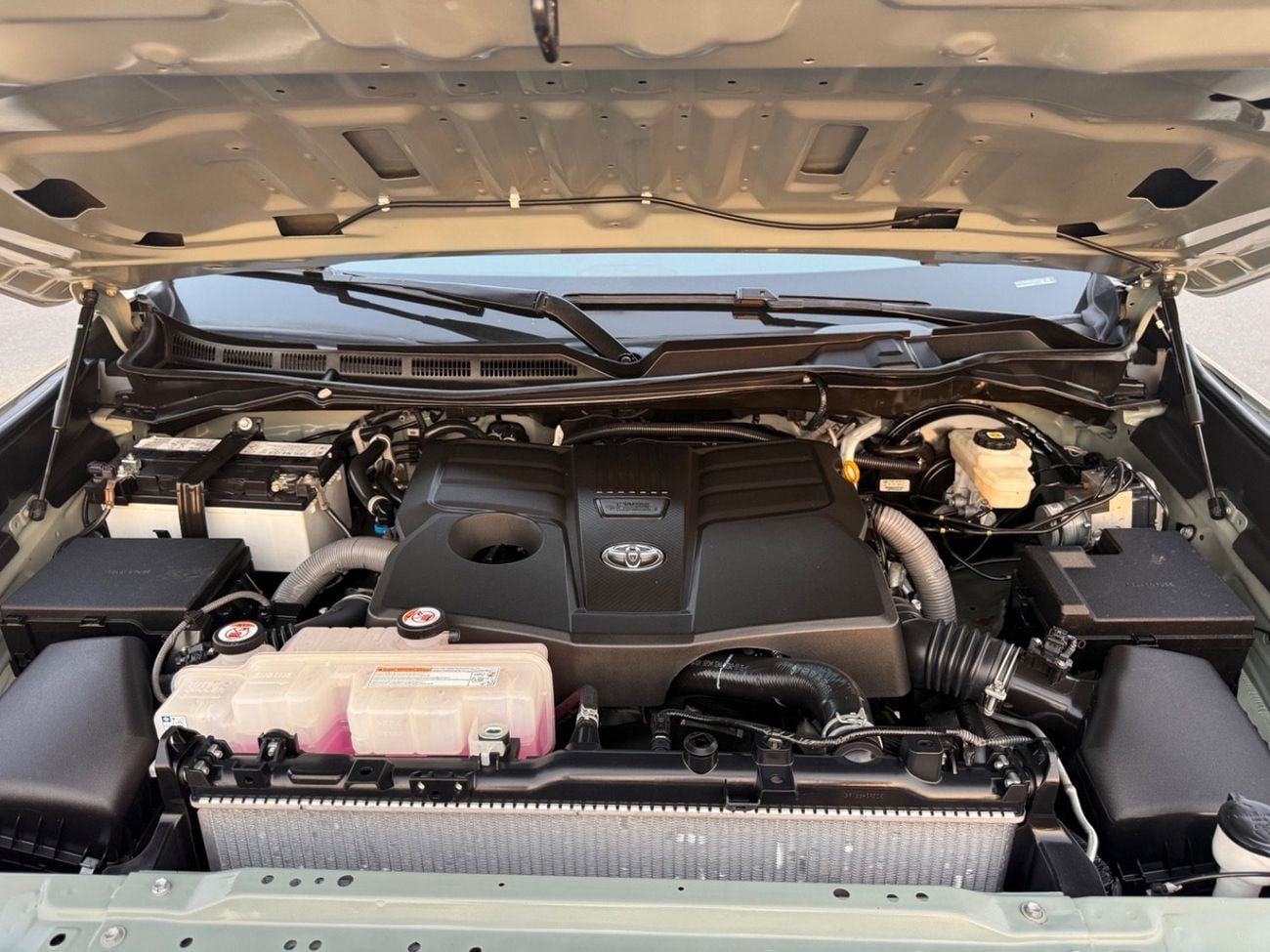 Toyota Tundra 2025 LIMITED CREWMAX PANORAMA 360 CAMERA 3.4TT US SPEC
