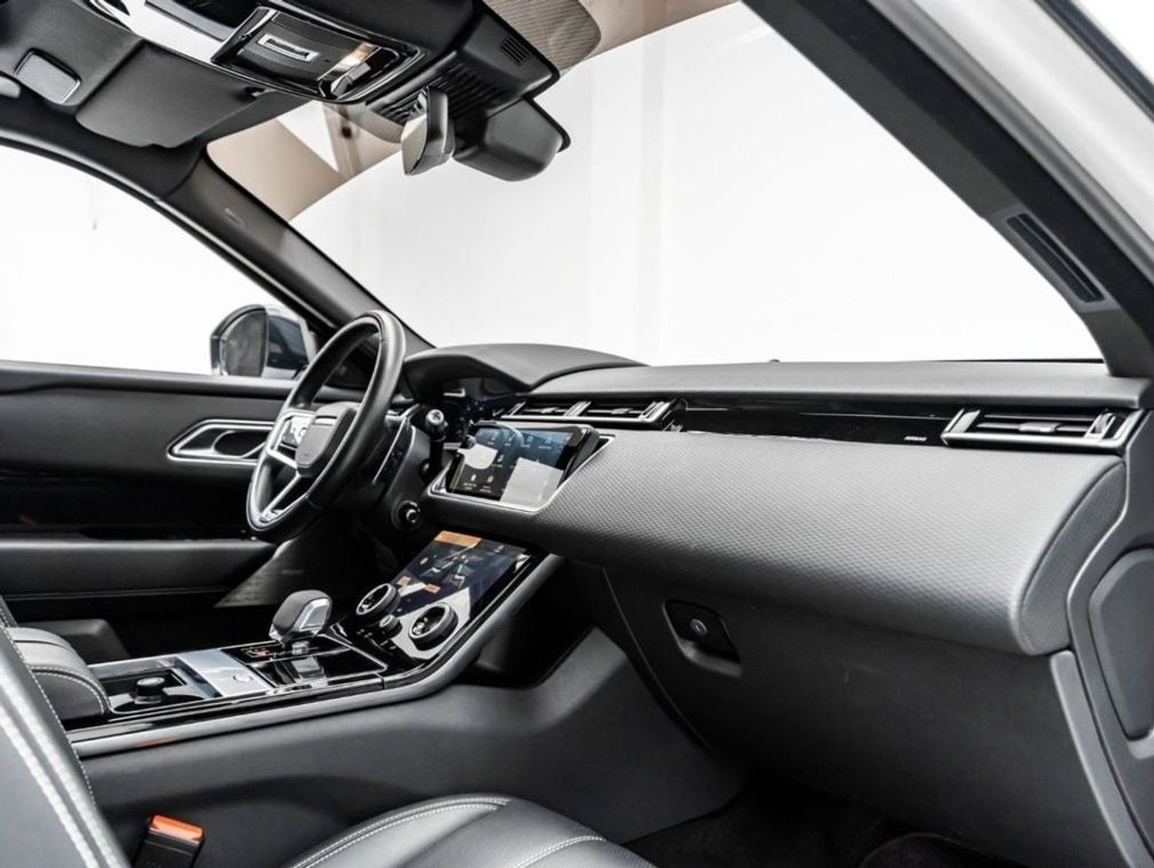 Land Rover Range Rover Velar P250 R-Dynamic 2.0L 2021 Range Rover Velar P250 R-Dynamic SE,  Al Tayer Warranty  Service Contract,