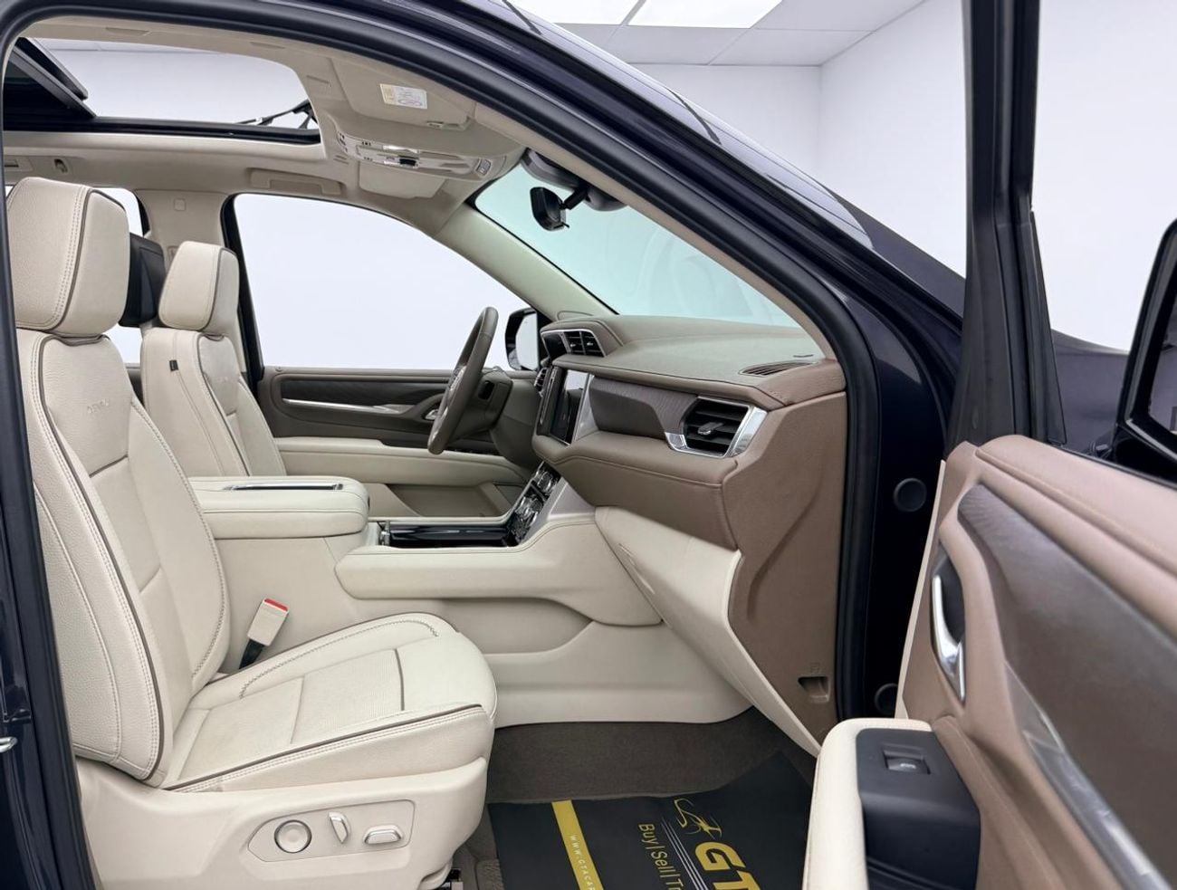 GMC Yukon 2024 GMC Yukon Denali, 2029 GMC Warranty + Service Pack, Full GMC Service History, Low Km, GCC
