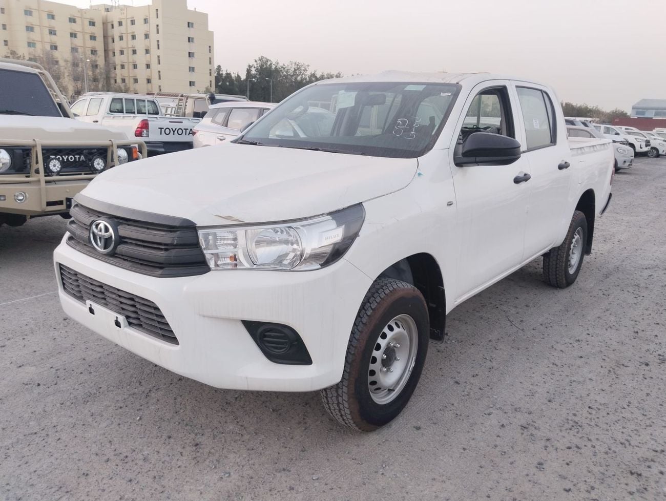 تويوتا هيلوكس GL Toyota Hilux Country Double Cab 4F 2.4L Manual Diesel | 03 Years Warranty