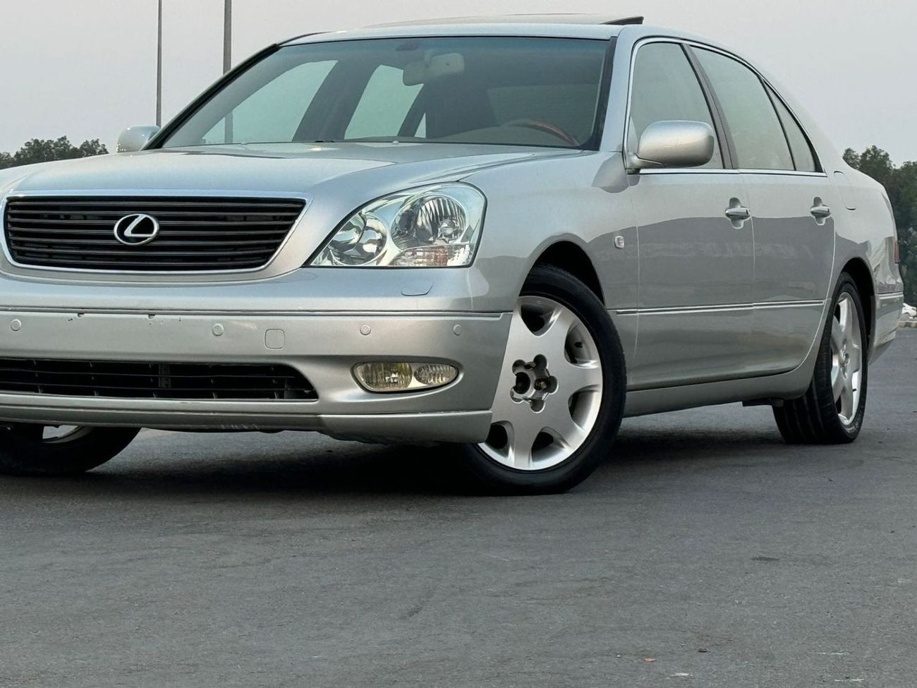 Lexus LS 430 In excellent condition and requires no expenses