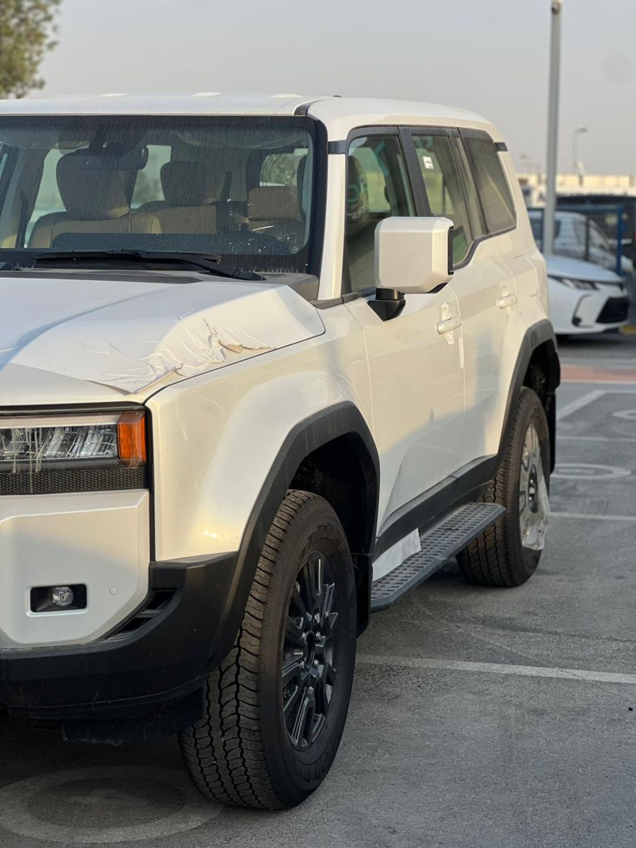 Toyota Prado txl 2.8T - Automatic . deseil . SUV/Crossover . Four Wheel Drive . 7 Seats . 5 Doors ▾