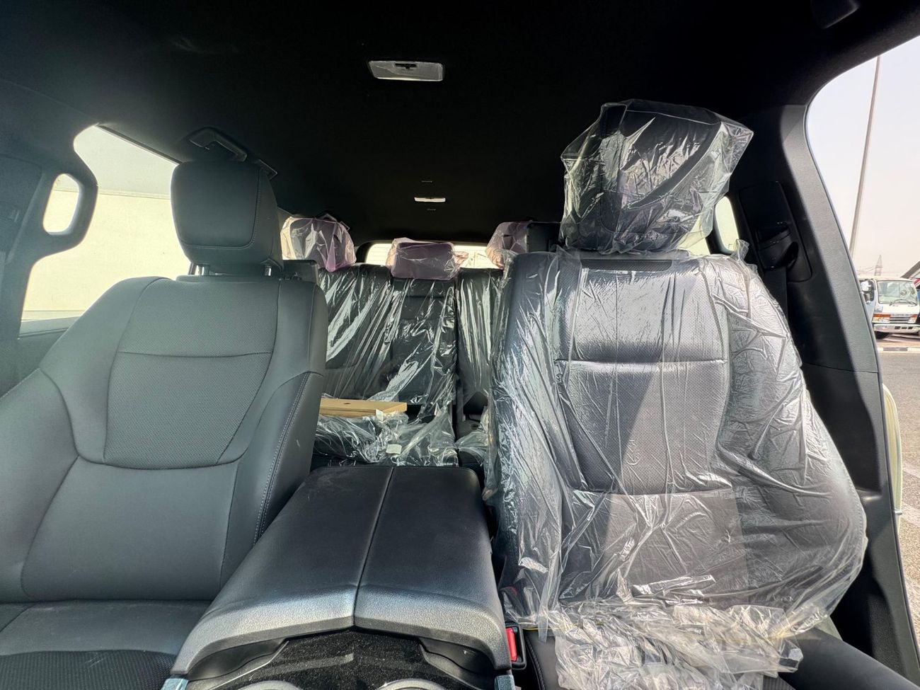 Toyota Land Cruiser GXR 4.0L 2023  EUROPEAN  SPECS WITHOUT SUNROOF