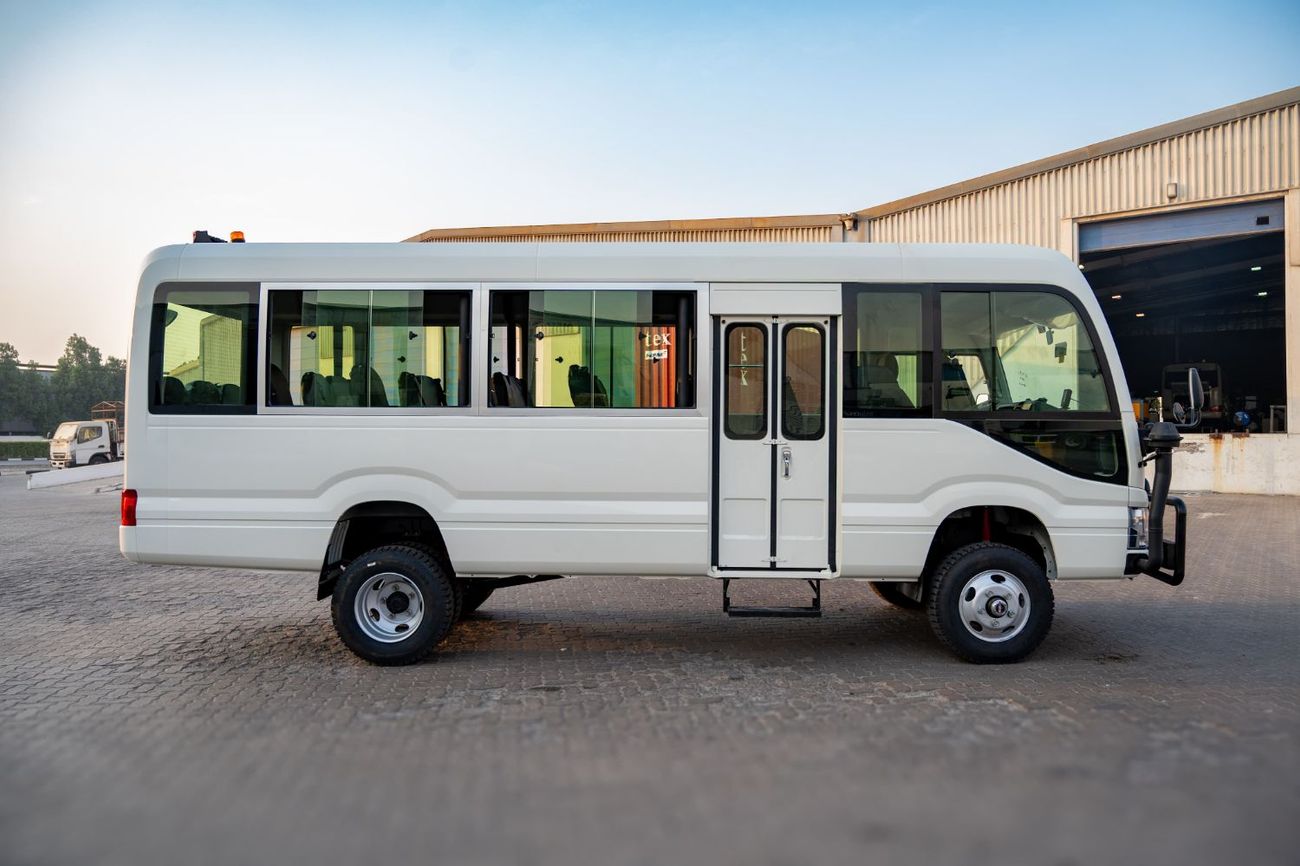 تويوتا كوستر 4.2 DSL MANUAL BUS 30 SEATS | 4x4