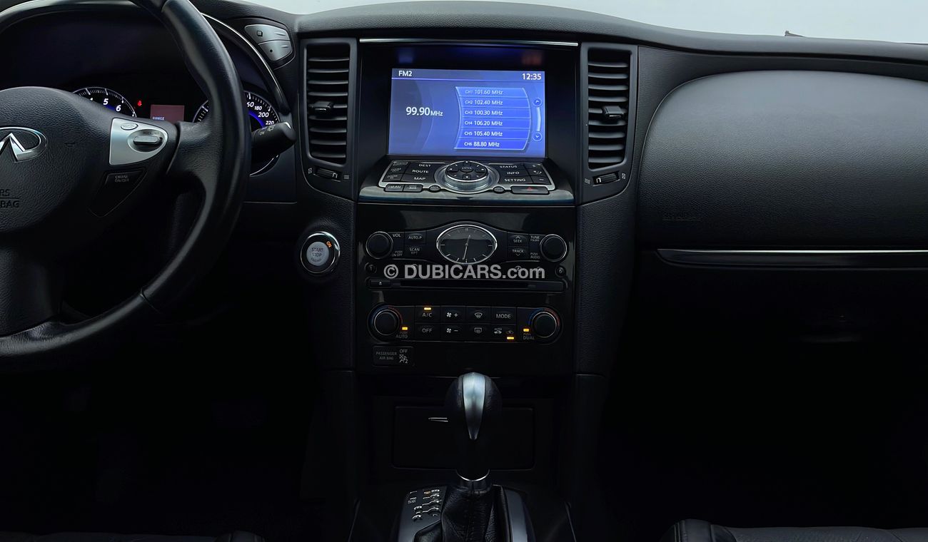 Infiniti QX70 EXCELLENCE 3.7 | Under Warranty | Inspected on 150+ parameters