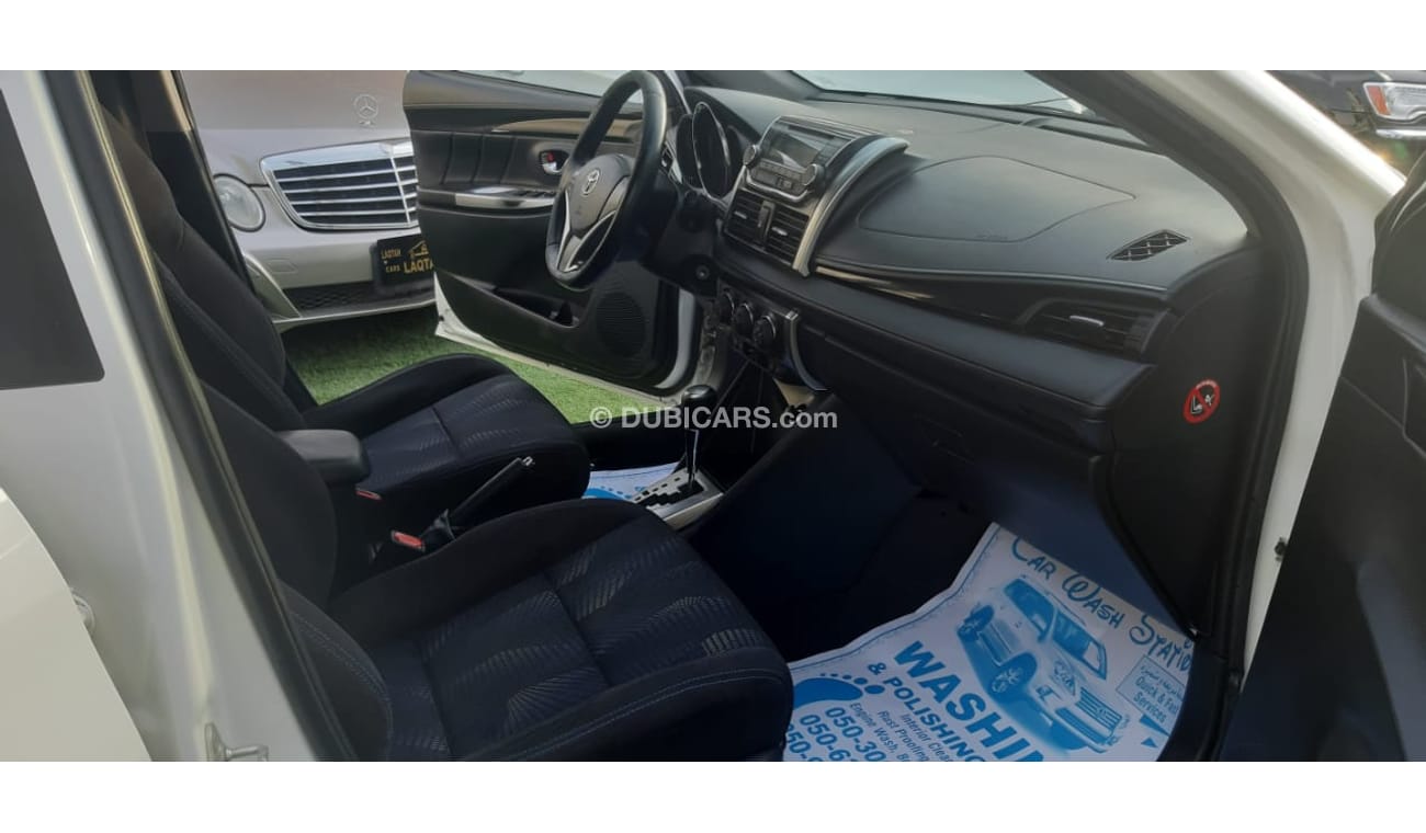 تويوتا يارس خليجى - جناح خلفى-  مثبت سرعة - كاميرا خلفية - رنجات - بحالة ممتازة لاتحتاج لاى مصاريف