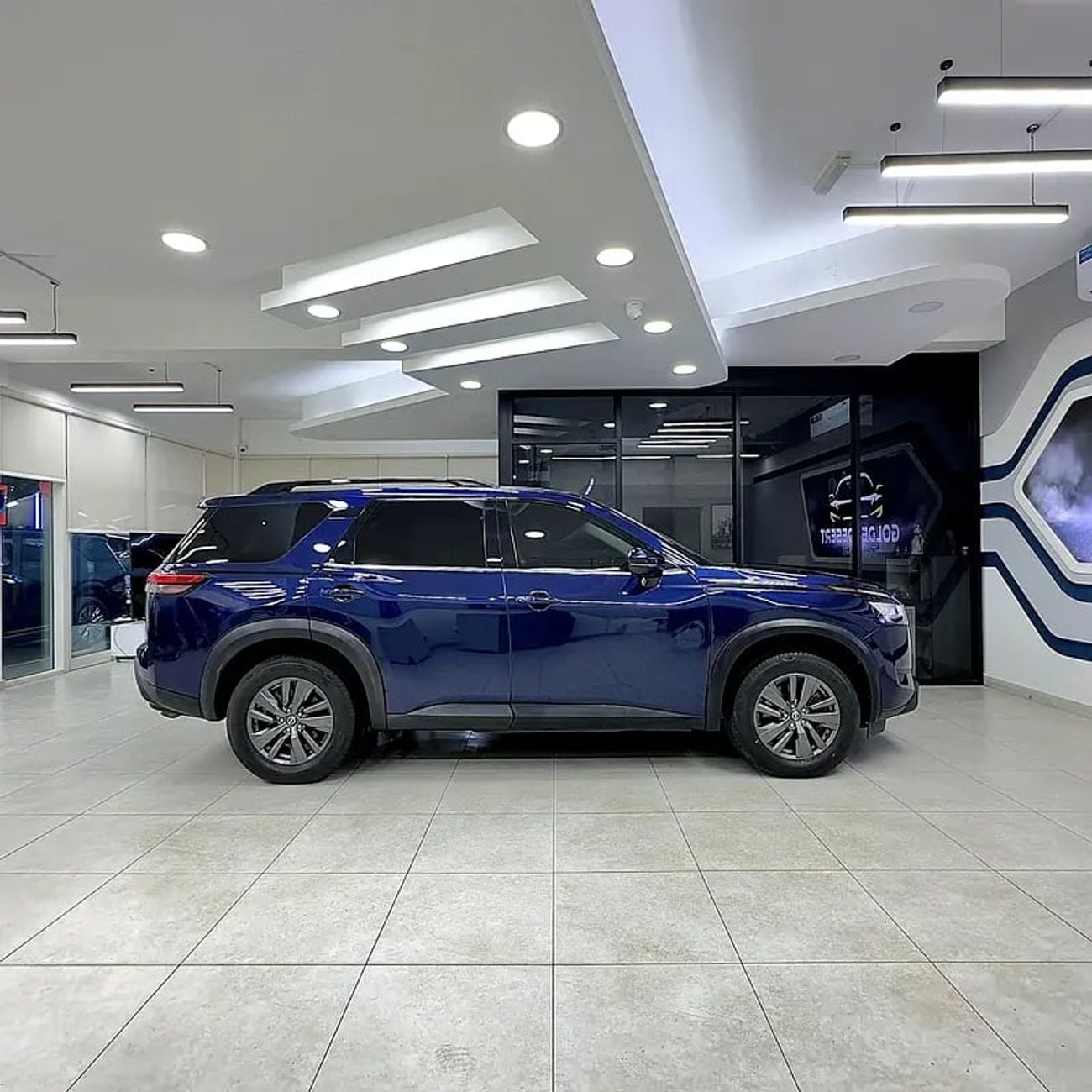 نيسان باثفايندر SV 3.5L AWD (7 Seater) SV