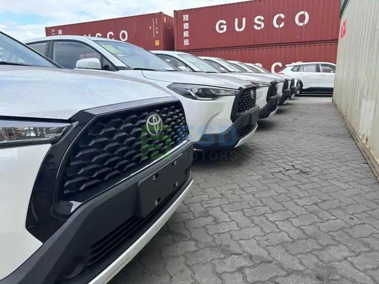 تويوتا كورولا كروس Toyota Corolla Cross 2.0L Hybrid 2WD A/T MY-2025