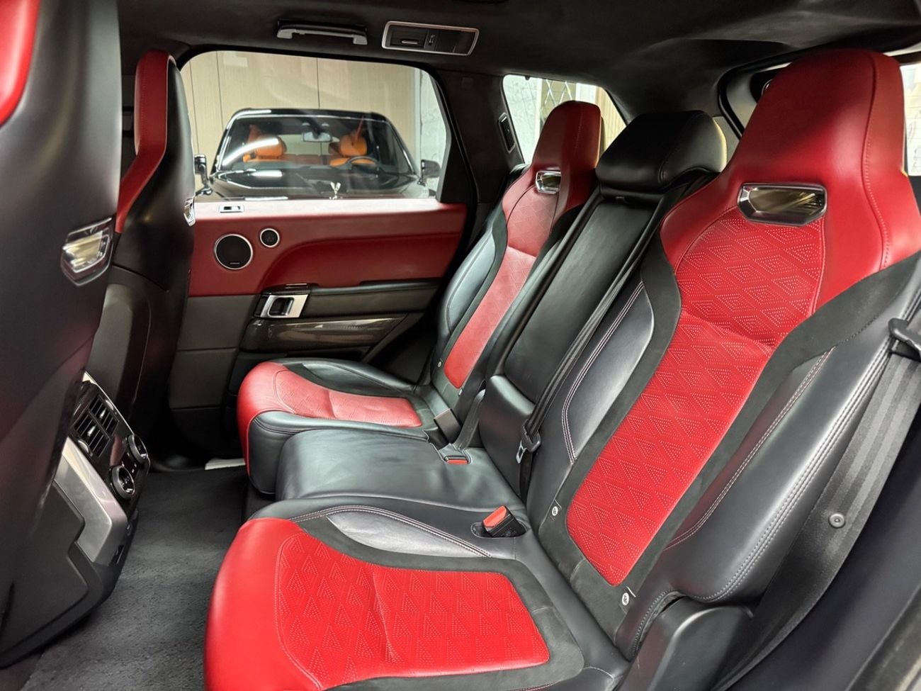 Land Rover Range Rover Sport SVR 5.0L (575 HP) AWD