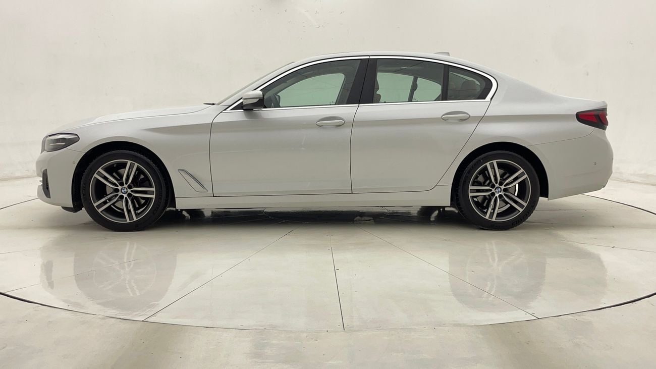 بي أم دبليو 520i JOY EDITION 2 | بدون دفعة مقدمة | اختبار القيادة في المنزل