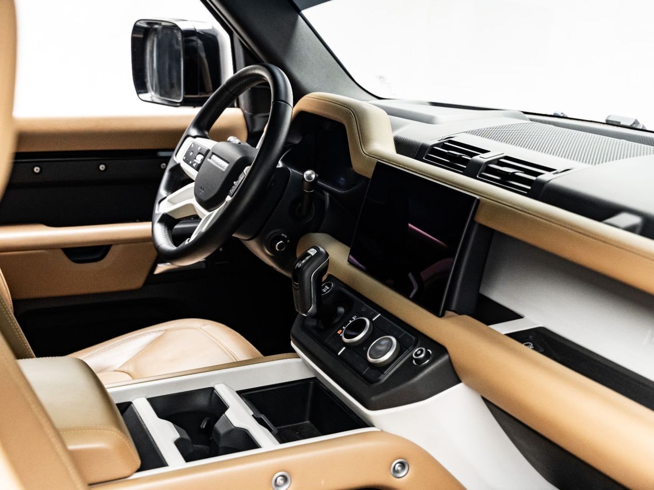 Land Rover Defender P400 110 X-Dynamic HSE 3.0L (5 Seater) 2025 Land Rover Defender 110 P400 HSE X-Dynamic, 2029 Land Ro