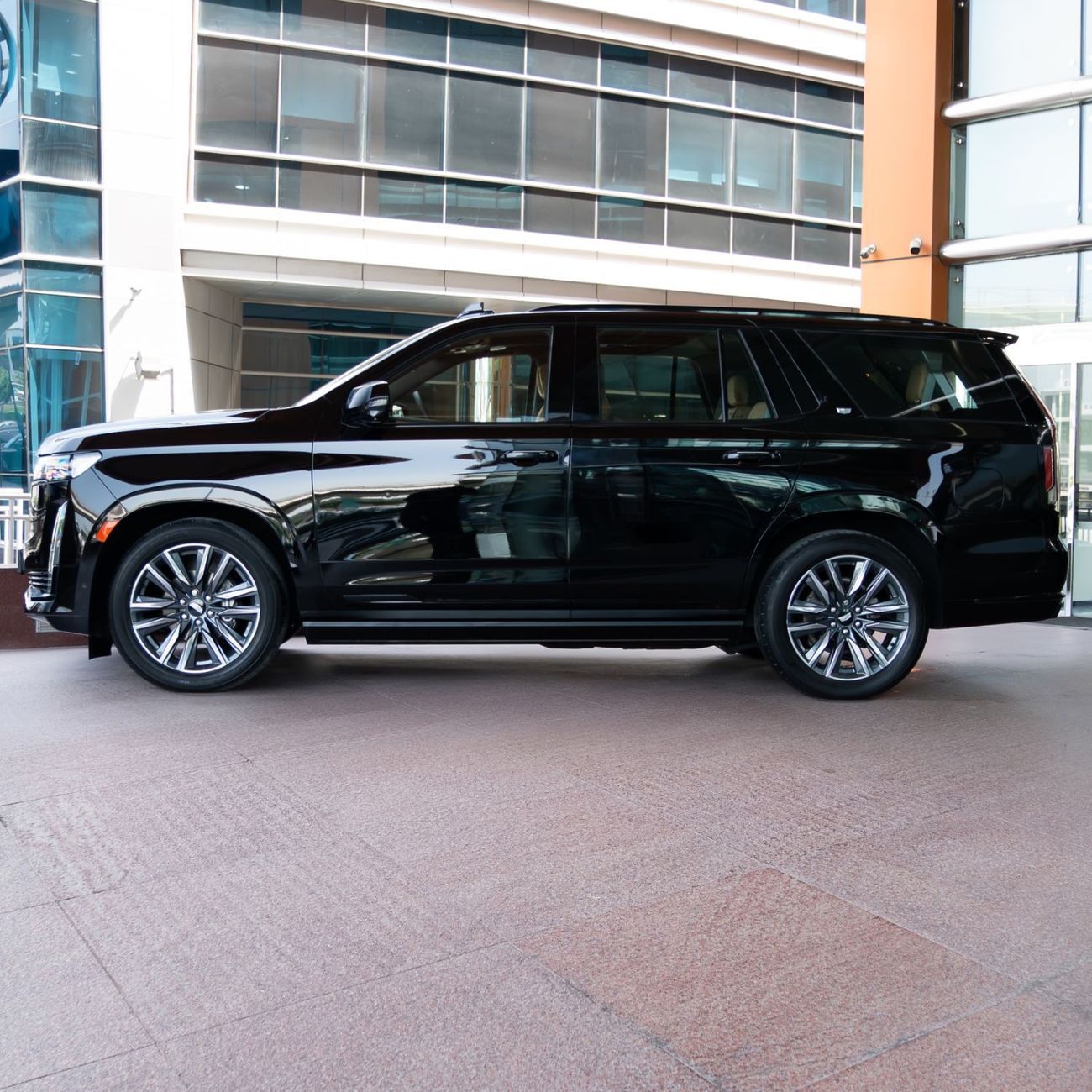 كاديلاك إسكالاد 2022 CADILLAC ESCALADE SPORT PLATINIUM GCC DONE 78,000KM ( WARRANTY TILL 2027 OR 100,000KM )