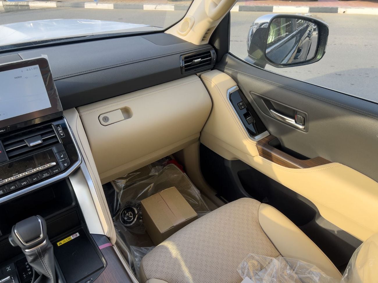 تويوتا لاند كروزر EXPORT ONLY - 2026 LC300 VX 4.0L (Highest Spec - Oman)