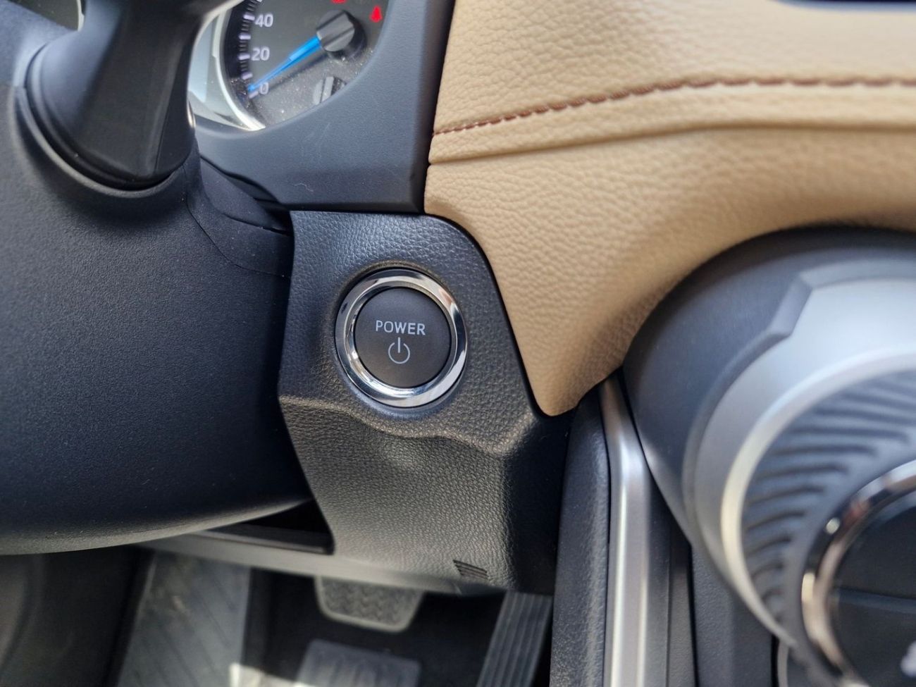 Toyota RAV4 2025 TOYOTA RAV 4 4X4 2.5L HYBRID PETROL A/T GCC BRAND NEW 0KM