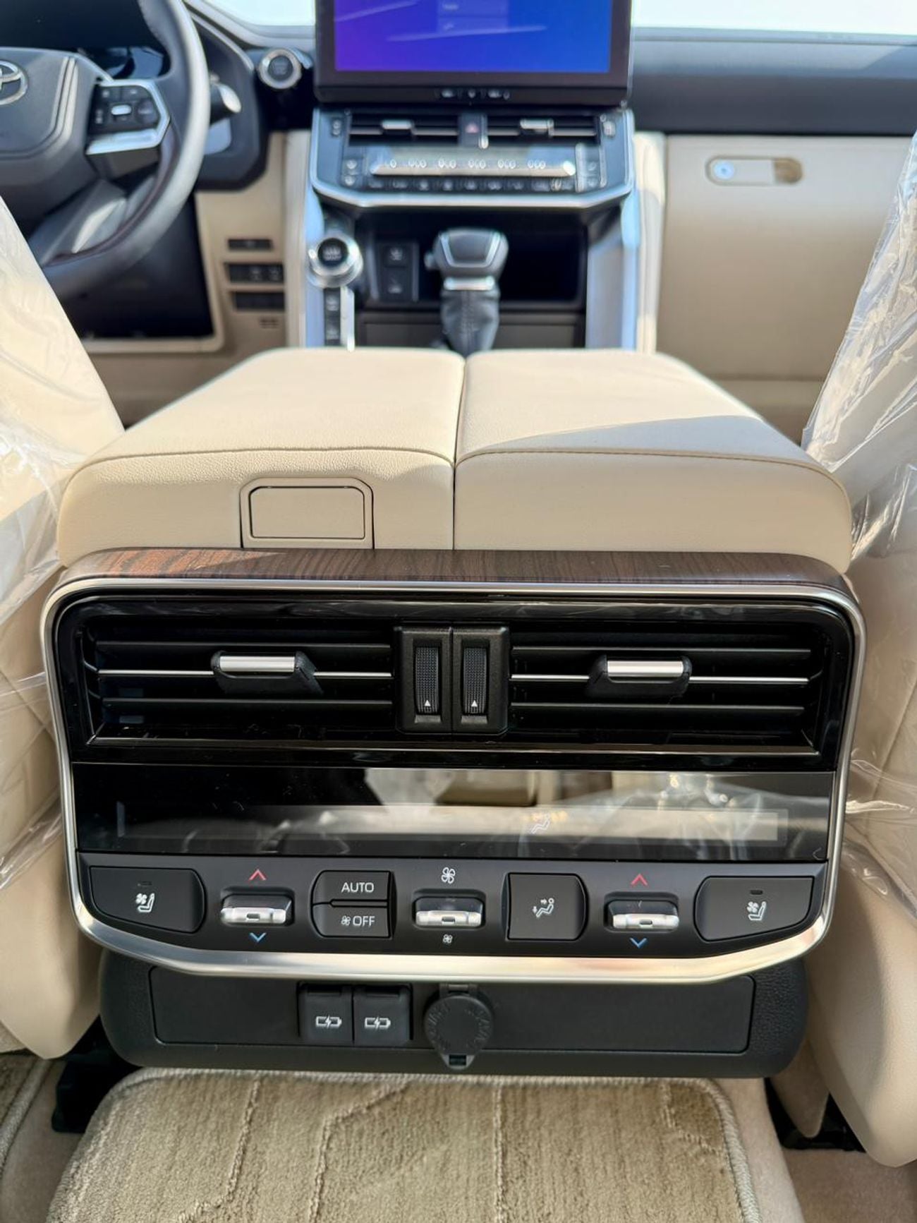 تويوتا لاند كروزر Toyota Land Cruiser VXR 3.5L 2026 White