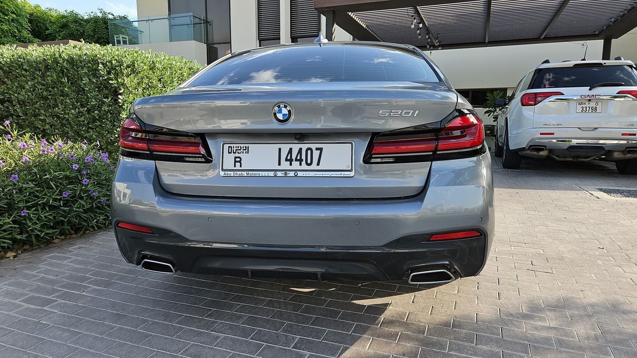 بي أم دبليو 520i M Sport Comfort 2.0L