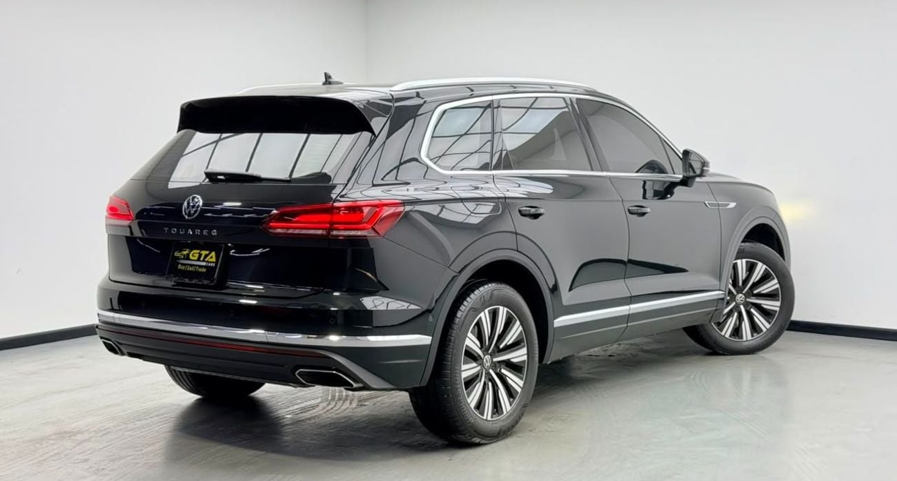 Volkswagen Touareg 2023 Volkswagen Touareg Atmosphere Plus, 2029 VW Warranty + Service Pack, Low Km, Fully Loaded, GCC