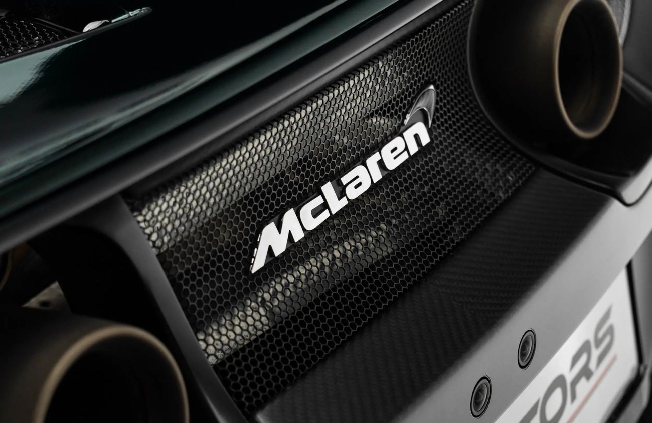 McLaren 675LT 3.8L V8 Twin-Turbocharged Engine