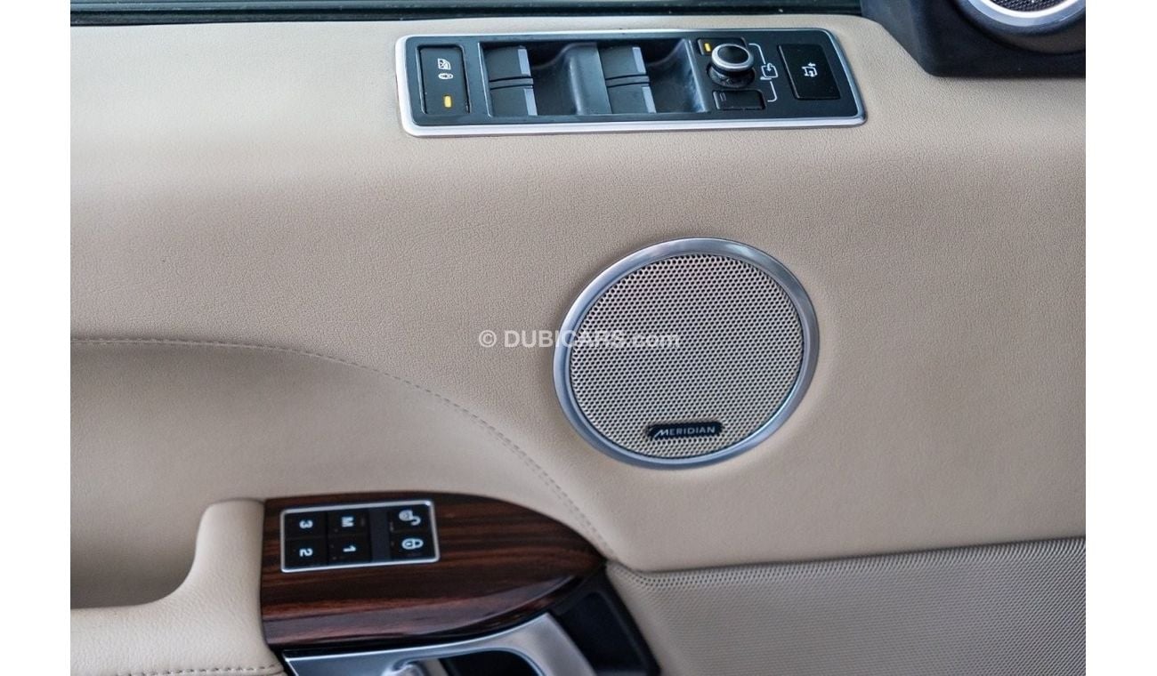 Land Rover Range Rover 2015 Range Rover Vogue SE / 5.0L V8