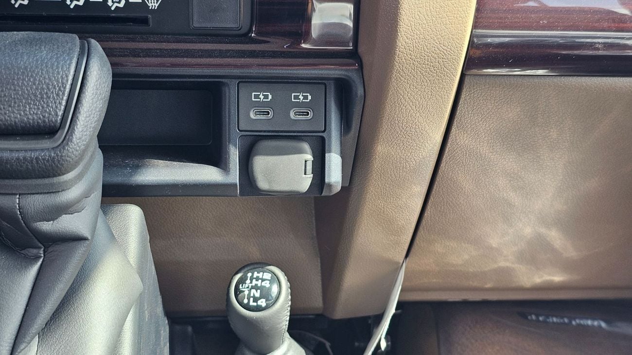 تويوتا لاند كروزر بيك آب Toyota Land Cruiser Pick Up LC79 DOUBLE CABIN LX-Z A/T 4.0 V6 EXPORT ONLY