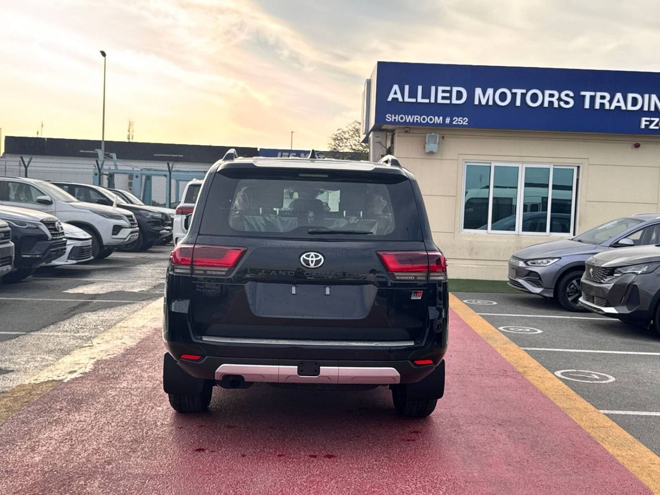 تويوتا لاند كروزر GR-S 3.3L