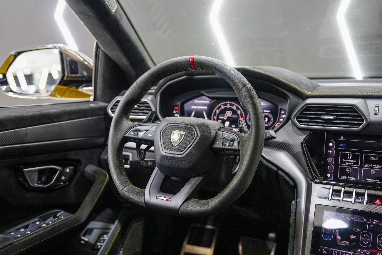 Lamborghini Urus 4.0T V8 Performante Arkapovic Exhaust, Carbon Fiber Package, Lamborghini Warr + Serv!