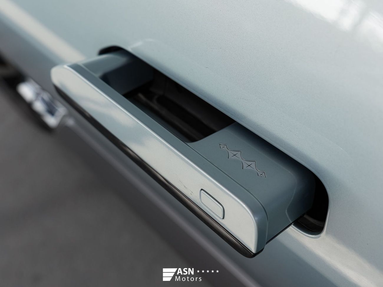 بي واي دي ليوبارد 8 Zhiyong Flagship Edition (7 Seats) 2025