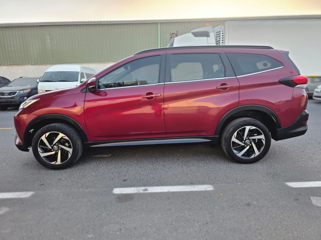 Toyota Rush 2019 | 1.5L PETROL | AT | LHD | PUSH START ENGINE | ALLOY WHEELS | LEATHER SEATS
