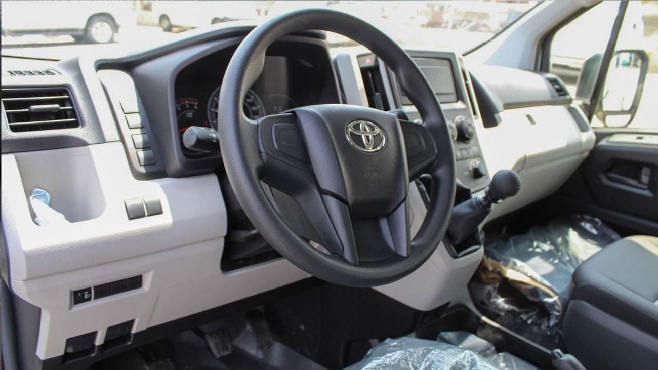 Toyota Hiace DLS - STD ROOF TOYOTA HIACE 2.8L COMMUTER MT 2023 HR