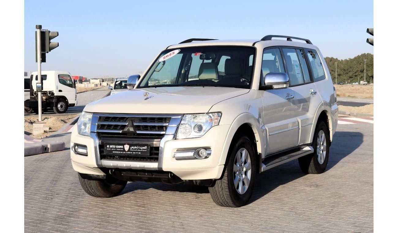 Mitsubishi Pajero ACCIDENTS FREE - GCC - MID OPTION - ENGINE 3.0 - PERFECT CONDITION INSIDE OUT