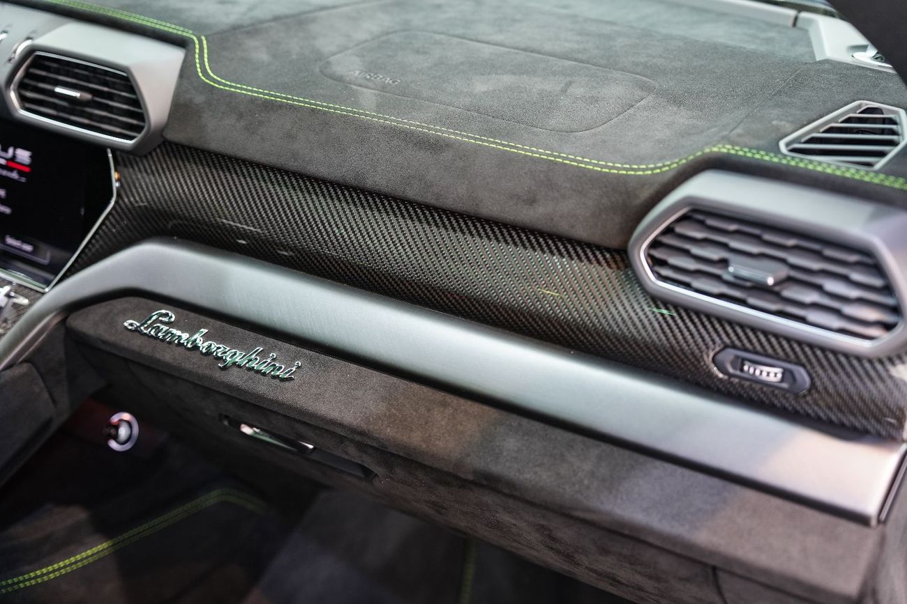 لامبورغيني اوروس 4.0T V8 Performante 2023 Urus Performante, Carbon Fiber Ext/Int, Akrapovic Exhaust, Dealer Warranty 