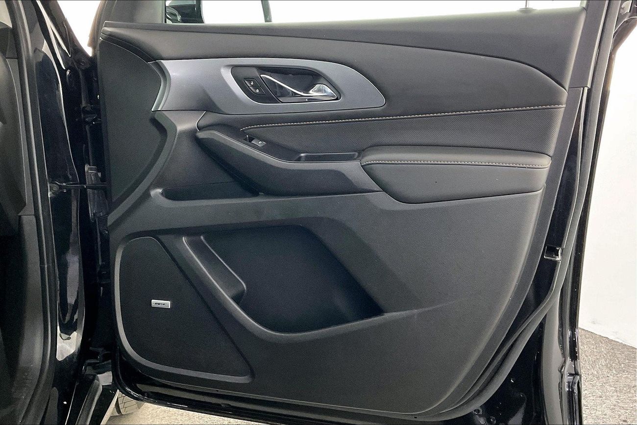 ميتسوبيشي باجيرو GLS Midline w/sunroof | شامل الضمان | 0 ﺪﻔﻋﺓ ﺃﻮﻟﻯ