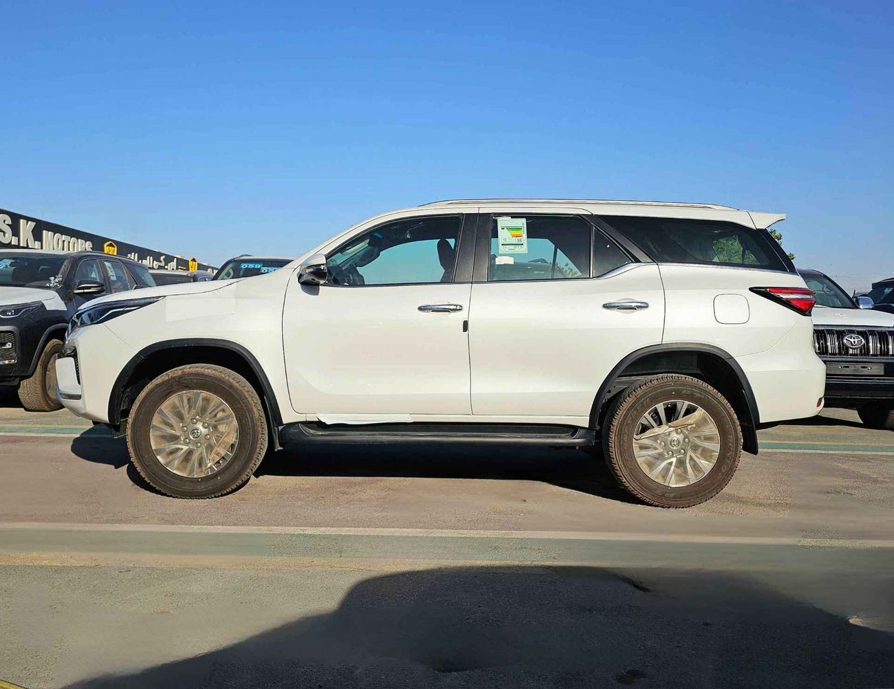 Toyota Fortuner SR5 / EURO 4 / 2.8L V4 DIESEL / DVD + 360* CAMERA / 4WD (CODE # 69086)