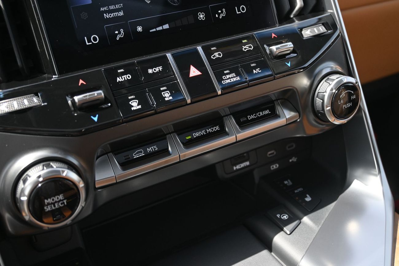 Lexus LX700h Lexus LX700h Signature 3.5L Twin-Turbo + Hybrid V6, Petrol, Model 2025