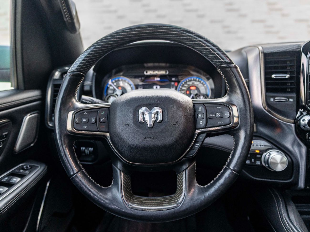 RAM 1500 Limited 5.7L (5 Seater)