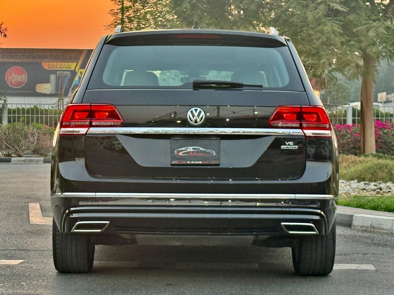 Volkswagen Teramont R-Line 3.6L VOLKSWAGEN TERAMONT 2019 GCC R LINE V6 FULL OPTIONS 7 SEATER WITH ONE YEAR DEALER WARRAN