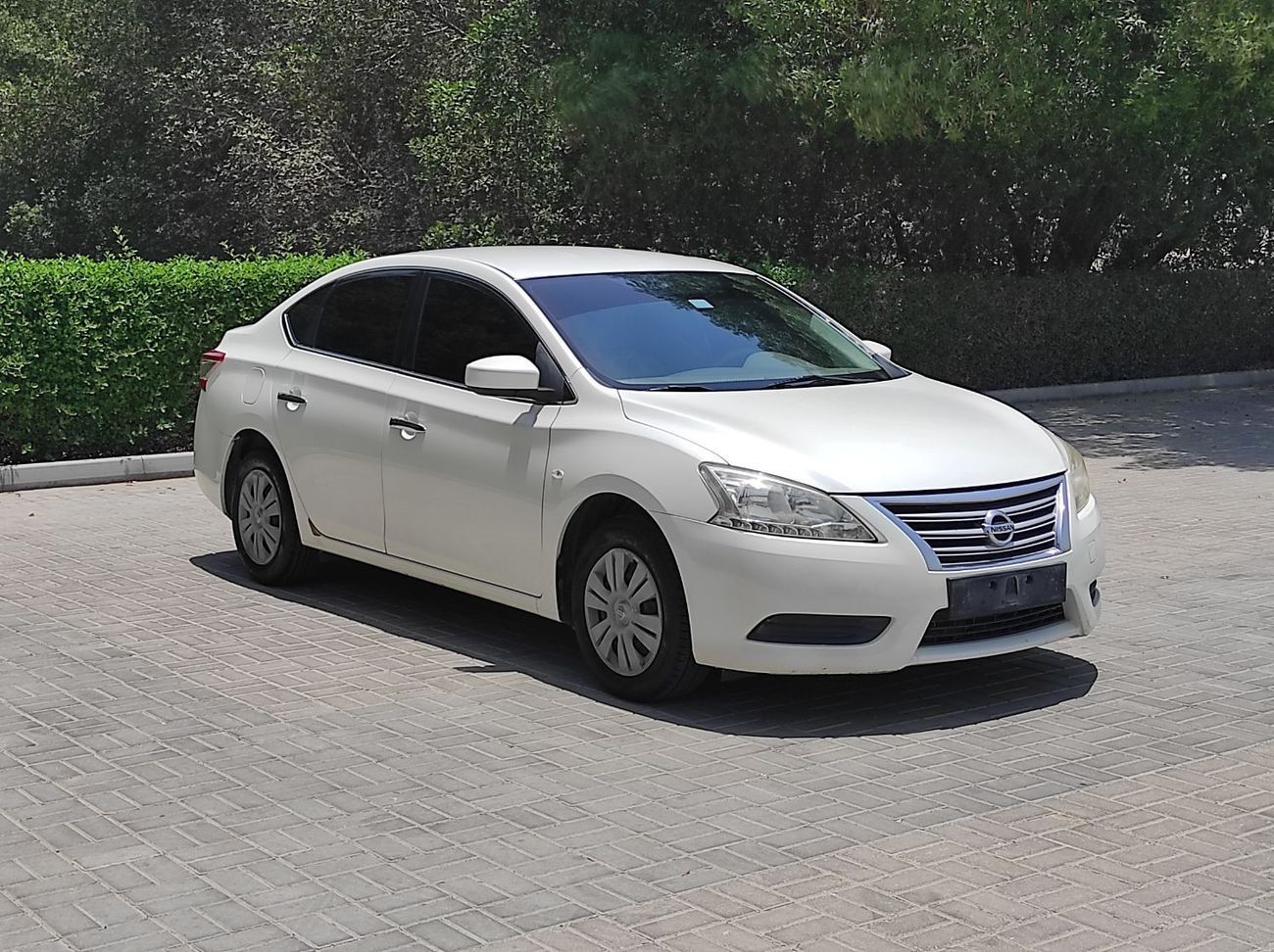Nissan Sentra SV 1.8L Nissan Sentra 2016 Gcc V4 full automatic fast owner clean car
