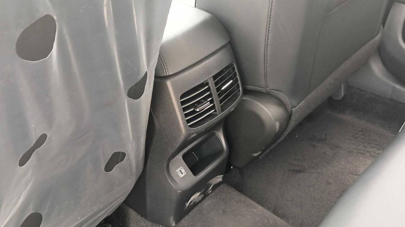 Kia Seltos 1.5L, Leather Seat, Push start, Alloy wheels, Full option Model 2025