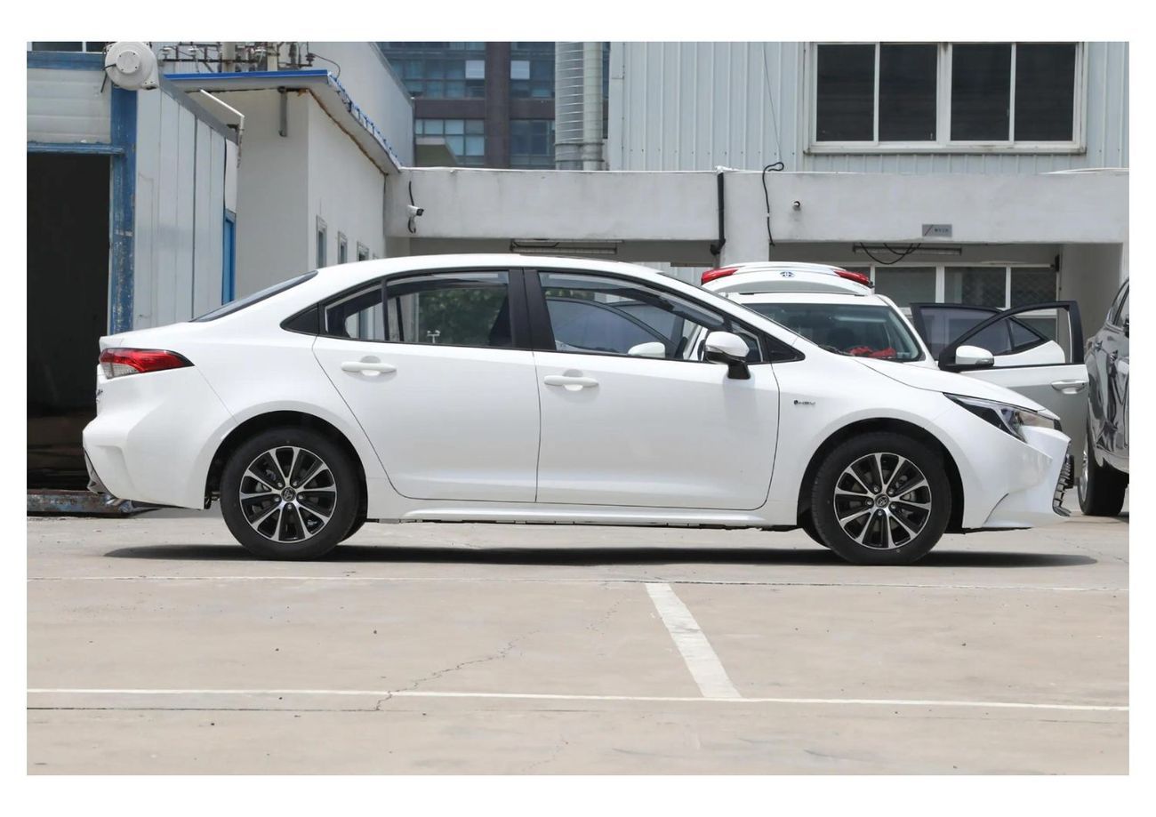 تويوتا ليفين LUXUARY