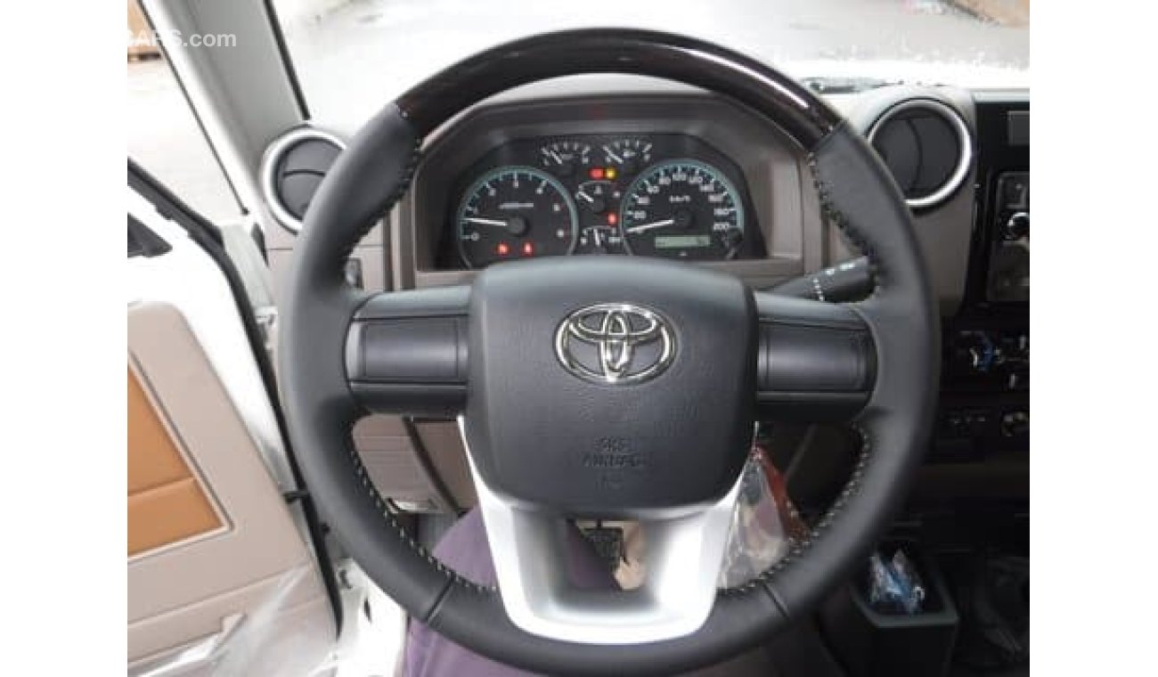 Toyota Land Cruiser Pickup VDJ79 P/UP D/CAB 4.5L DSL - 23YM - FULL  - EDITION  - BEIG_BEIG (FOR EXPORT)