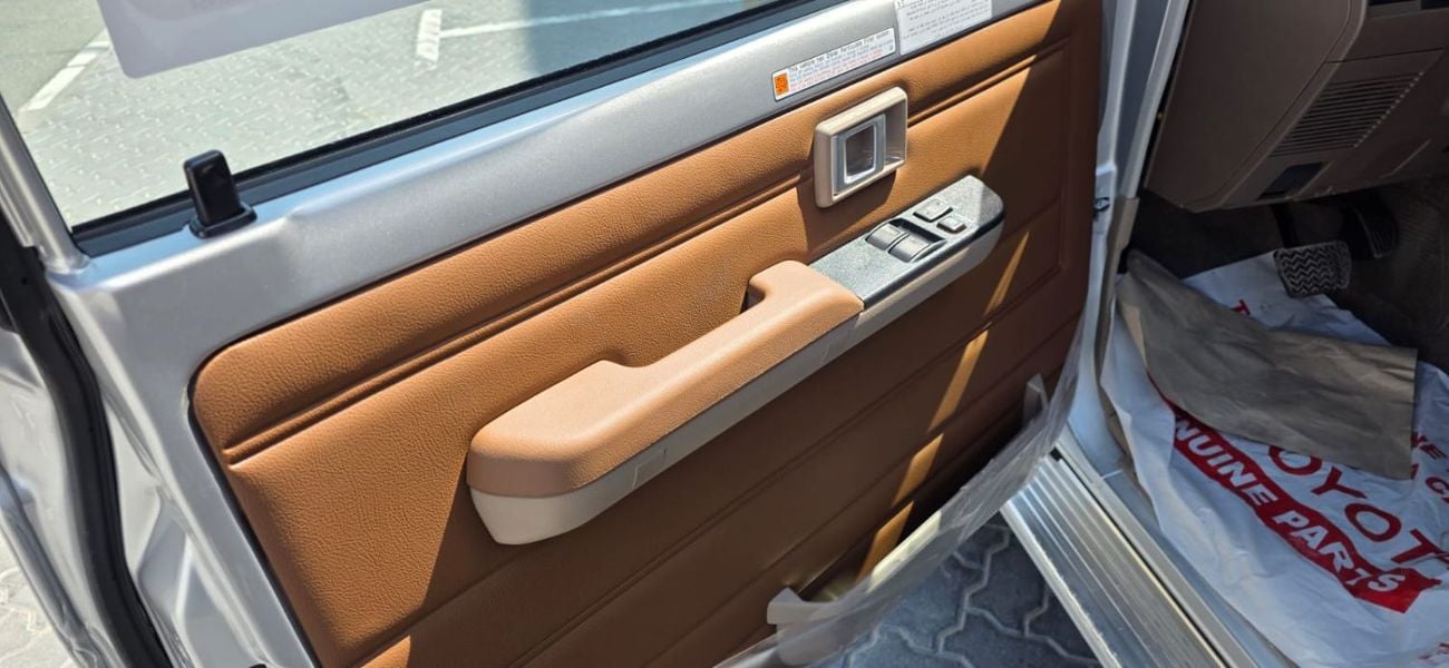 Toyota Land Cruiser 70 4.0 FULL OPTION