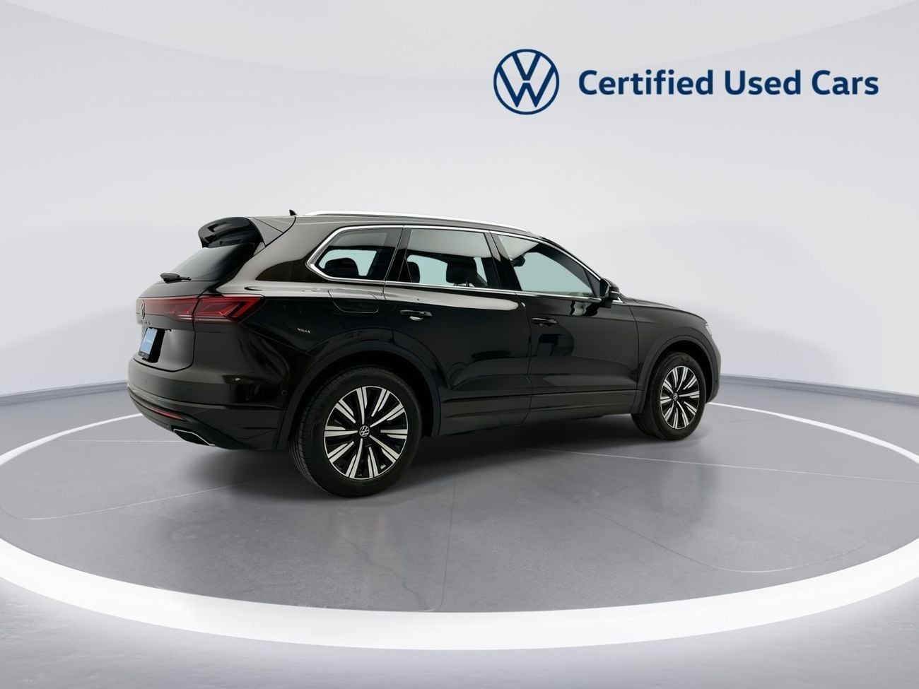 Volkswagen Touareg ELEGANCE with Sunroof - Leather Seats 3L