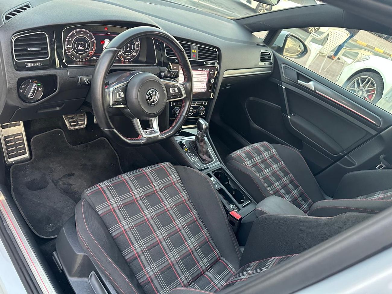 فولكس واجن جولف GTI Volkswagen Golf GTI_Gcc_2019_Excellent_Condition _Full option