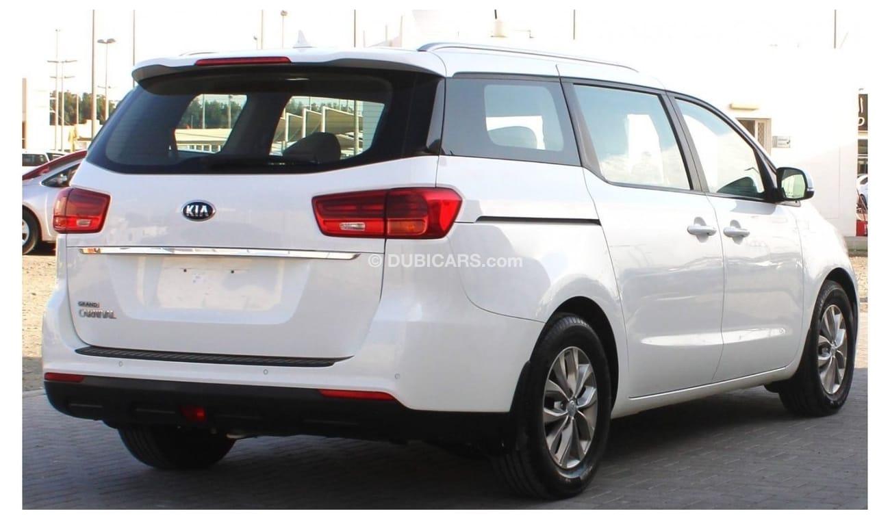 Kia Carnival Kia Carnival 2019 GCC, in excellent condition without accident