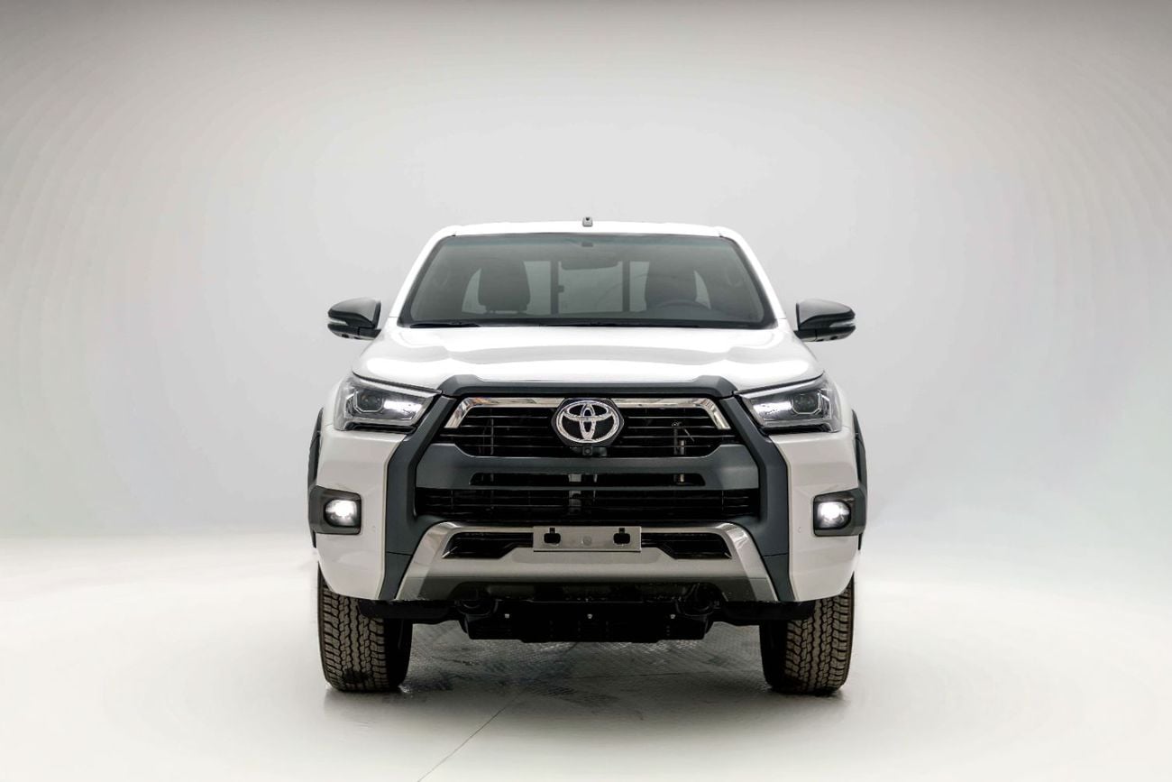 تويوتا هيلوكس Adventure 4.0L - Platinum White Inside MLM Black | Export Only