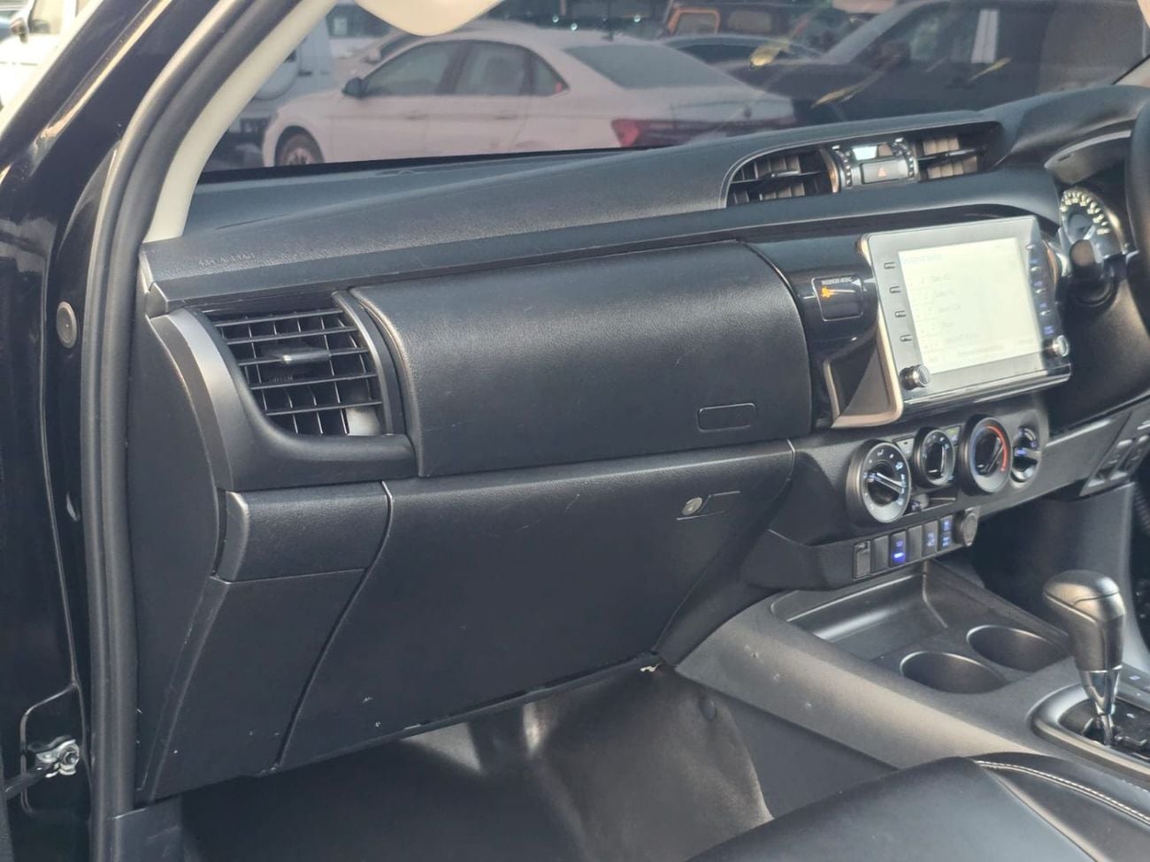 Toyota Hilux DOUBLE CABIN | RHD | 2.8 DIESEL ENGINE | 4WD | AT