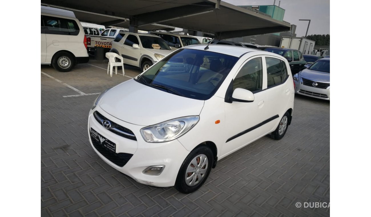 Hyundai i10 Hyundai i10 model 2015 gcc